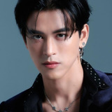 จิรายุ อึ่งวานิช — Thee