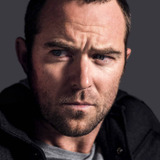 Sullivan Stapleton — Justin Davies