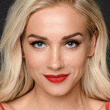 Валерия Астапова — Маша