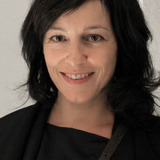 Julia Cencig — Pilotin Gina Aigner