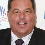 Steve Schirripa — Leo Boykewich
