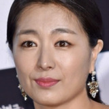 Yoon In-Jo — No-A's mother