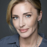 Анна Казючиц — Вера Алексеева, стюардесса