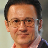 Олег Меньшиков — Леонид Максимович