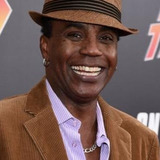 Donald Fullilove — Michael Jackson (voz)