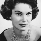 Lisa Daniely — Diane 'Dee' Wilson