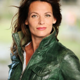 Susu Padotzke — Dr. Caroline Fuchs