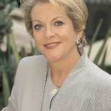 Concha Cuetos — Lourdes Cano