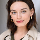 Эмма Маккей — Maeve Wiley