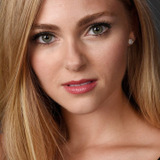 Аннасофия Робб — Carrie Bradshaw