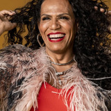 Valéria Barcellos — Luana Shine