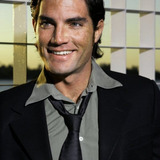 Víctor González — León Alfaro