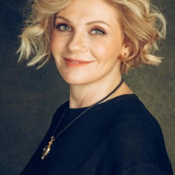 Анна Ардова — Лариса