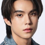 ณัฐวัฒน์ เอี่ยมชื่น — Warm