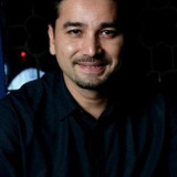 Umar Lubis — Papa Johan Winston