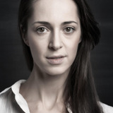 Inga Salurand — Анна Джонс, учительница