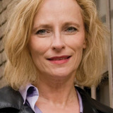 Laila Robins — Victoria Heller