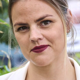 Amalie Lindegård — Laura