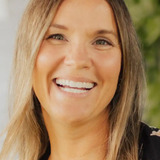 Leslie Davis — Self - Host