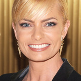 Jaime Pressly — Joy Turner