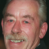 Лесли Скофилд — Claire's Father