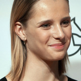 Louisa Peeters — Julie Bergman