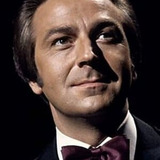 Des O'Connor — Host