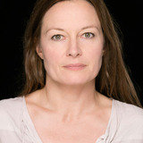 Кэтрин МакКормак — Sophie Lyons