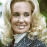 Tammy Wynette — Self