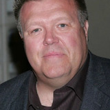 Joel McKinnon Miller — Norman Scully