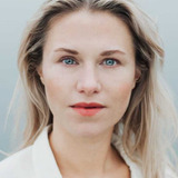 Caroline Glomnes — Anna