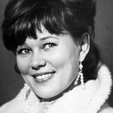 Люсьена Овчинникова — Валя