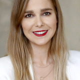 Natalia Sánchez — Maria Teresa "Teté" Capdevila