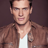 Winston Post — Bas