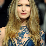 Лора Брент — Beth 'Buffy' Farriss