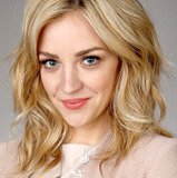 Abby Elliott — Lia