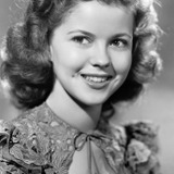 Ширли Темпл — Self - Host / Narrator (voice)