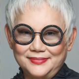 ภัทราวดี มีชูธน — Sritala Hollinger