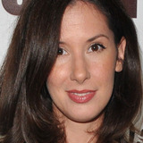 Thaila Zucchi — Self - Host