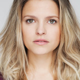 Sarah-Jeanne Labrosse — Annie