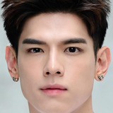 จักริน  ภูริพัฒน์ — Chai [Ruedee's older brother]