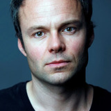 Jamie Glover — Robert Tolland