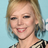 Emily Bergl — Annie