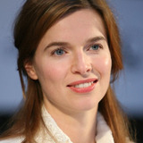 Thekla Reuten — Sylvia Rhys Myers