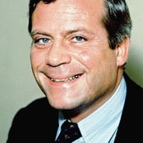 Оливер Рид — Gregor Dunnigan