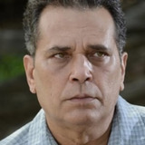 Luis Alberto García — Carlos 'El Flaco'