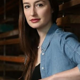 Elizabeth Nabben — Batty (voice)