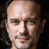 Vincent Perez — Commandant Vincent Revel