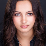 Kaylin Hayman — Blair Bennett