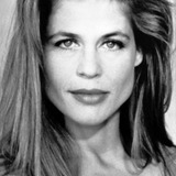 Linda Hamilton — Catherine Chandler
